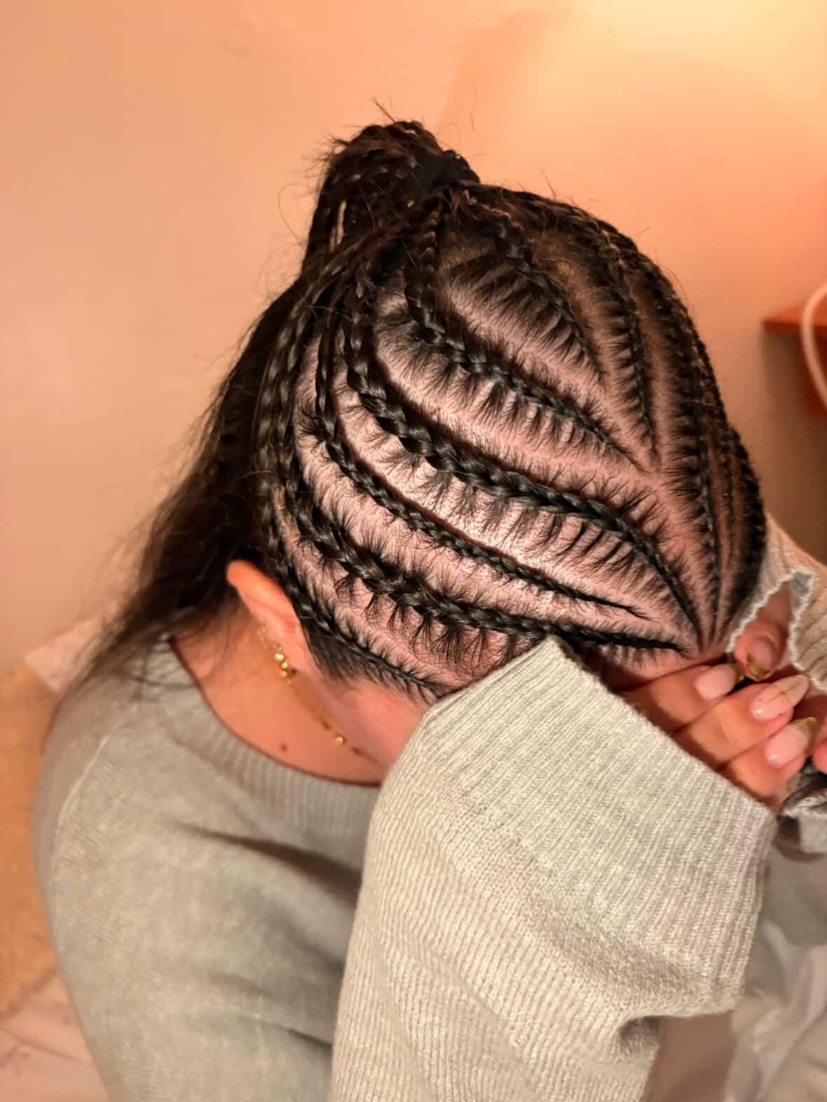 Cornrows braiding style